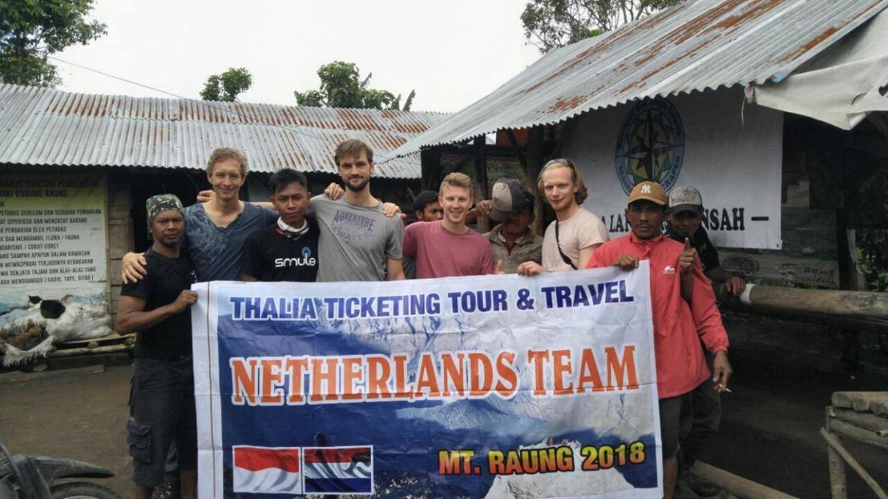 Thalia Homestay & Ijen Bromo Tour Баньювангі Екстер'єр фото
