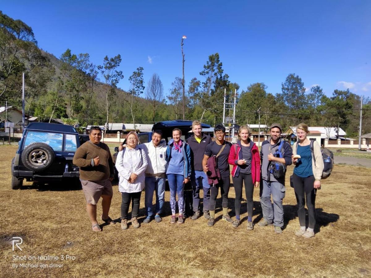 Thalia Homestay & Ijen Bromo Tour Баньювангі Екстер'єр фото
